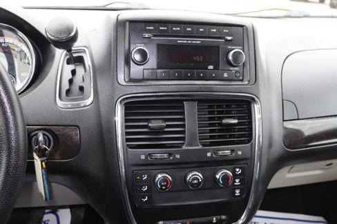 Used 2013 Dodge Grand Caravan American Value Package image 16