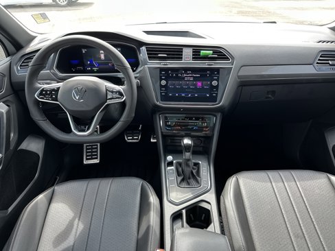 Used 2022 Volkswagen Tiguan SE R-Line image 23