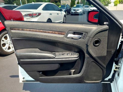 Used 2020 Chrysler 300 Limited image 35