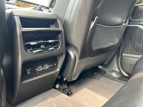Used 2023 Jeep Grand Cherokee 4WD 4xe w/ Luxury Tech Group II image 13