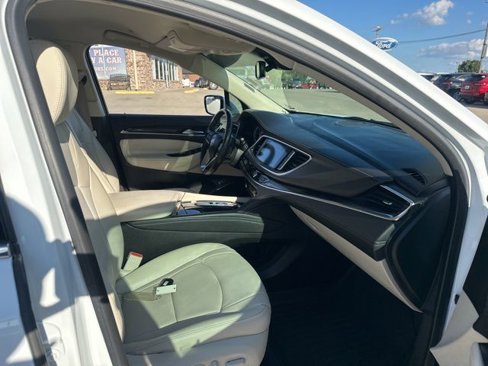 Used 2023 Buick Enclave Essence image 16
