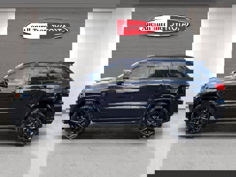 Used 2020 Jeep Grand Cherokee Altitude image 10