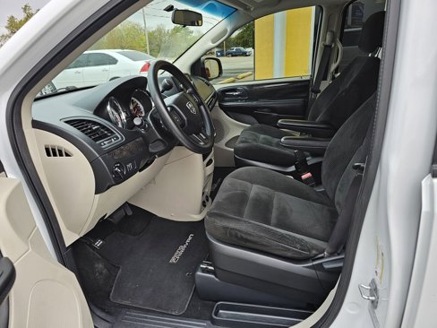Used 2016 Dodge Grand Caravan SE w/ Quick Order Package 29E SE image 10