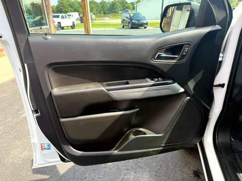 Used 2022 Chevrolet Colorado LT w/ Fleet Safety Package image 12