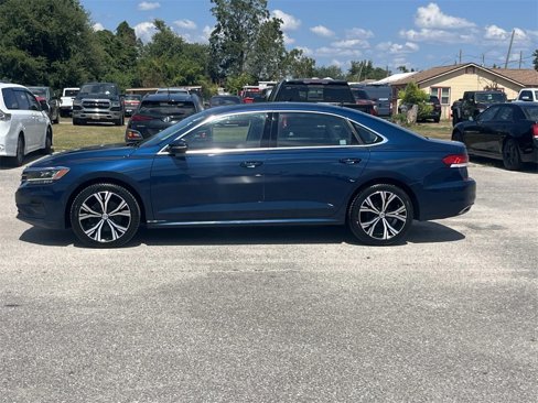 Used 2020 Volkswagen Passat 2.0T SEL image 2