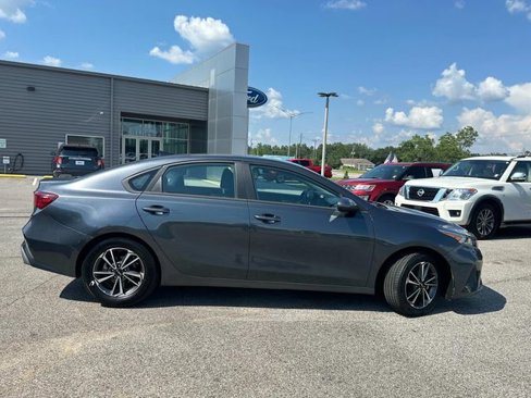 Used 2023 Kia Forte LXS image 5