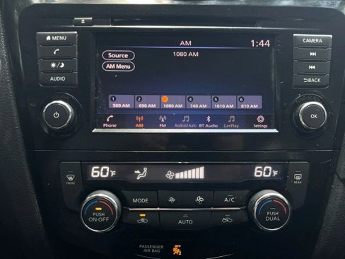 Used 2018 Nissan Rogue SV image 15