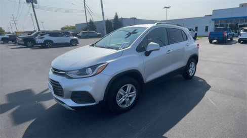 Certified 2022 Chevrolet Trax LT w/ LT Convenience Package image 4