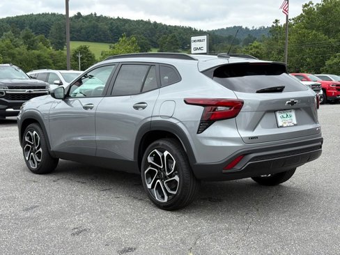 New 2025 Chevrolet Trax RS w/ Sunroof Package image 17