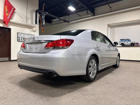 Used 2012 Toyota Avalon Limited image 4