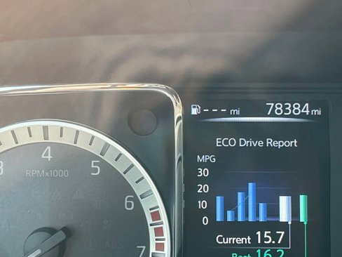 Used 2018 Nissan Titan SV image 31