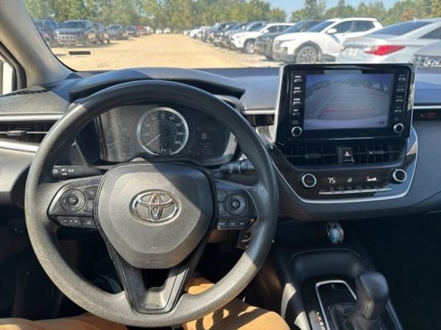 Used 2020 Toyota Corolla LE image 11