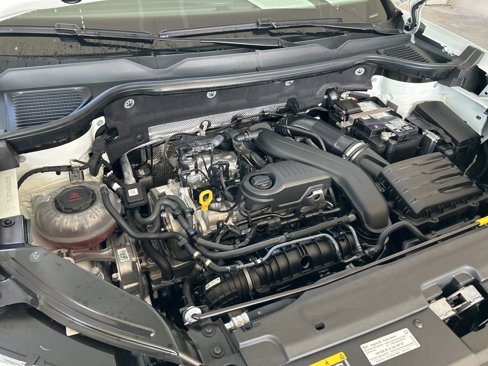 Used 2023 Volkswagen Taos SE image 12