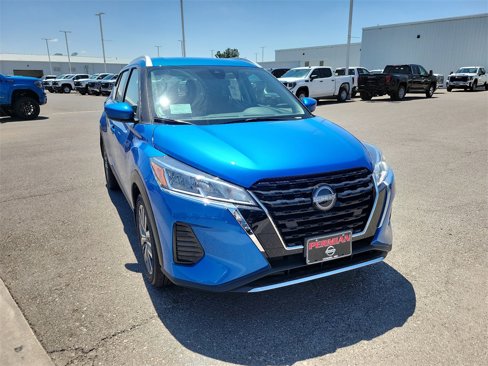 New 2024 Nissan Kicks SV image 2