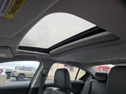 Used 2016 Acura ILX w/ Premium Package image 2