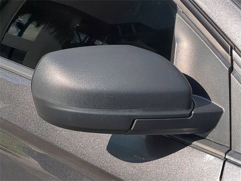 Used 2020 Ford Edge SE image 12