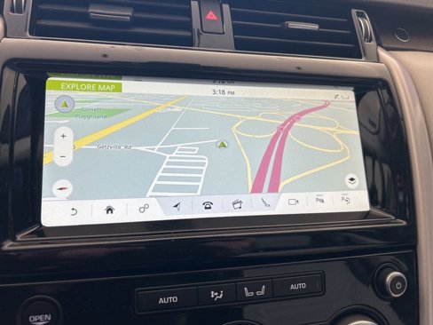 Used 2019 Land Rover Discovery HSE image 8