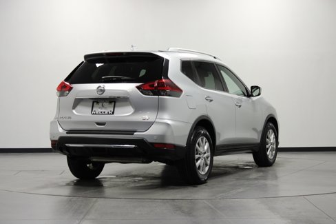 Used 2020 Nissan Rogue SV image 4