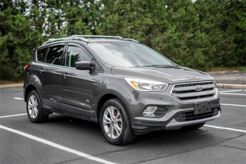 Used 2017 Ford Escape SE image 3