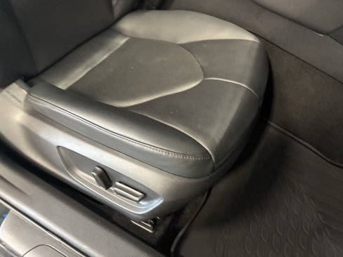 Certified 2020 Toyota Camry XLE image 39