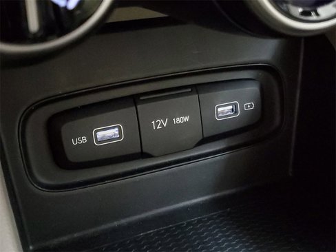 Certified 2022 Hyundai Venue SEL image 24