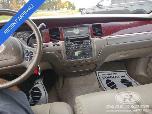 Used 2004 Lincoln Town Car Signature image 26