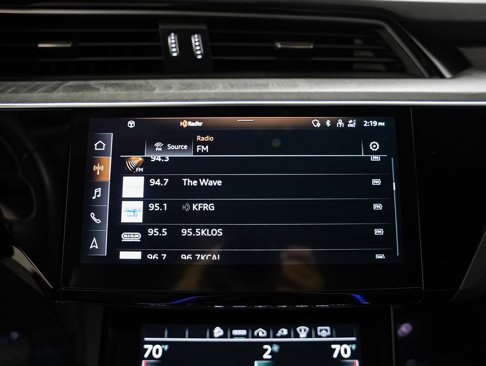Used 2022 Audi e-tron Prestige w/ Prestige Package image 19
