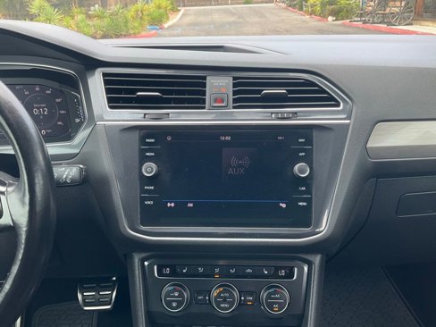 Used 2019 Volkswagen Tiguan SEL Premium R-Line image 31