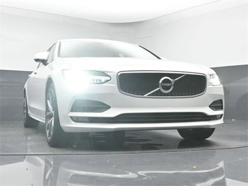 Used 2019 Volvo S90 T6 Momentum image 36
