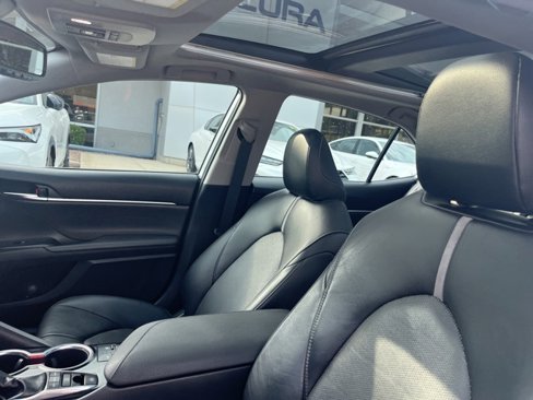 Used 2019 Toyota Camry XSE image 36