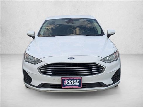 Used 2020 Ford Fusion SE image 2