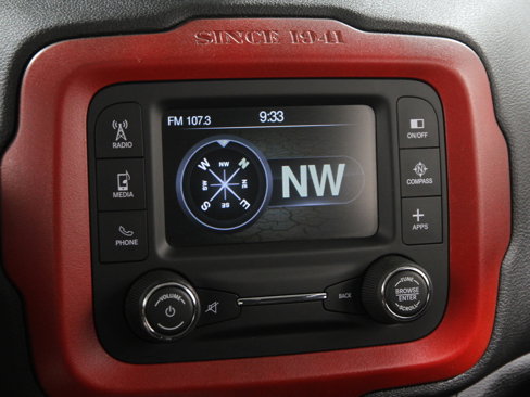 Used 2017 Jeep Renegade Latitude w/ Cold Weather Group image 12