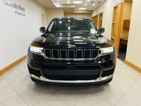 Used 2023 Jeep Grand Cherokee L Limited image 2