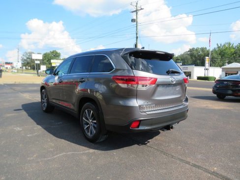Used 2017 Toyota Highlander XLE image 7