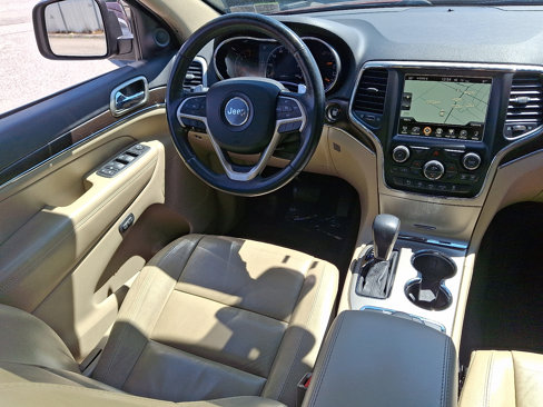 Used 2017 Jeep Grand Cherokee Limited image 14