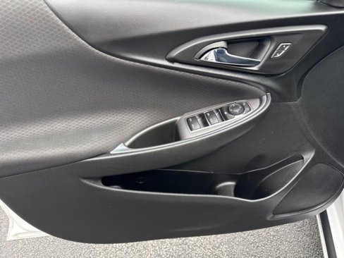 Used 2020 Chevrolet Malibu LT image 14