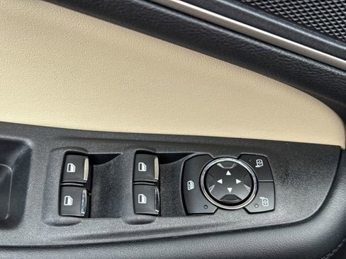 Used 2022 Ford Edge SEL image 18
