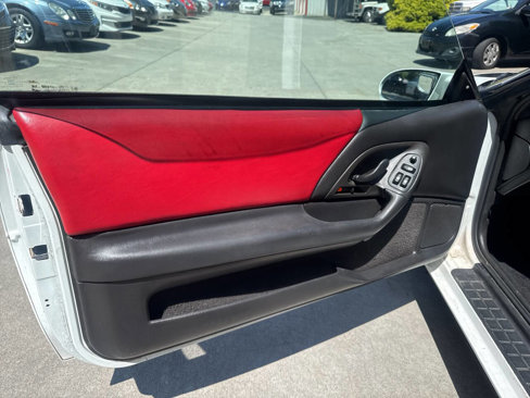 Used 2000 Chevrolet Camaro LT image 11