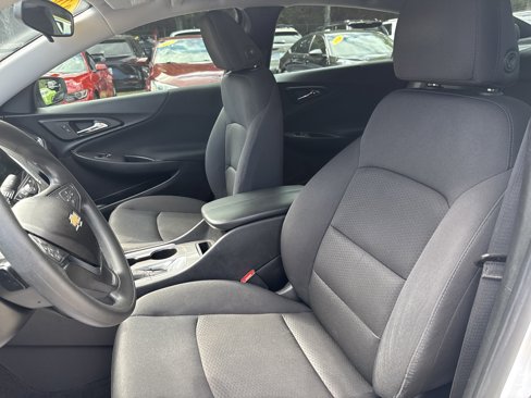 Used 2020 Chevrolet Malibu LT image 9