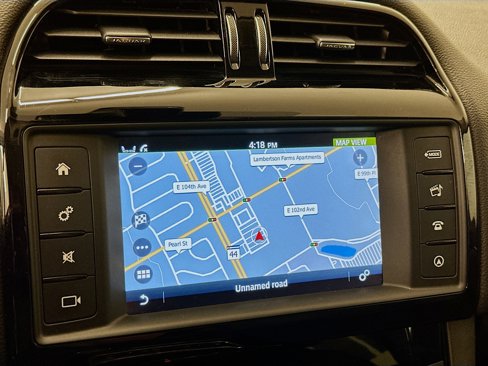 Used 2017 Jaguar F-PACE Premium image 22
