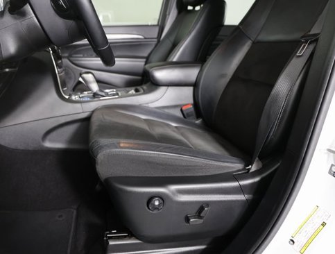 Used 2021 Jeep Grand Cherokee Laredo X image 12