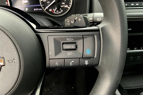 Used 2023 Nissan Rogue SV image 12