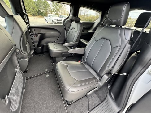New 2025 Chrysler Voyager LX image 11