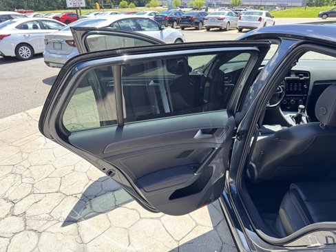Used 2020 Volkswagen GTI SE image 9