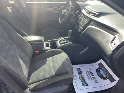 Used 2015 Nissan Rogue SV image 26