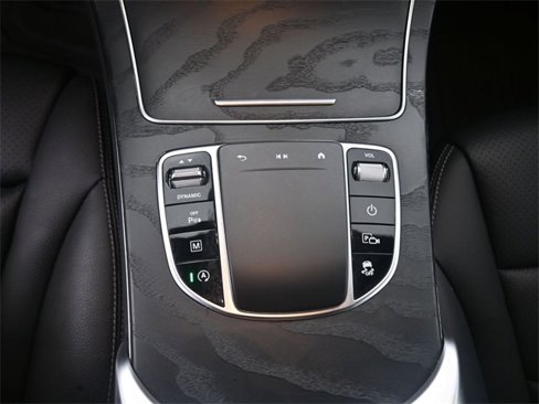 Used 2022 Mercedes-Benz GLC 300 image 3