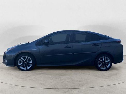 Used 2017 Toyota Prius Four image 2