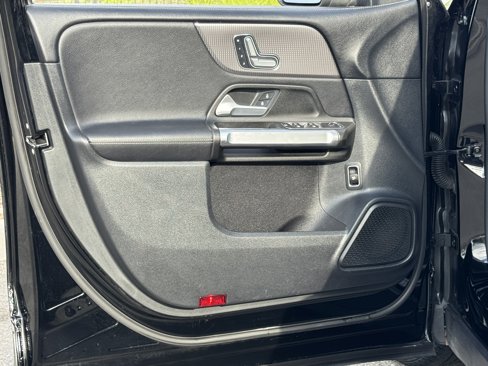 Used 2021 Mercedes-Benz GLB 250 4MATIC image 18