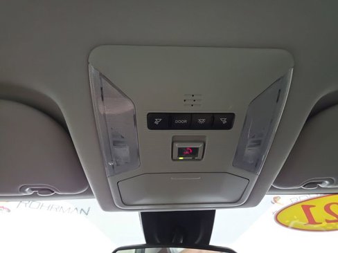 Used 2021 Toyota RAV4 LE image 28