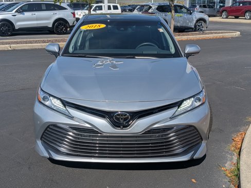 Used 2018 Toyota Camry XLE image 2